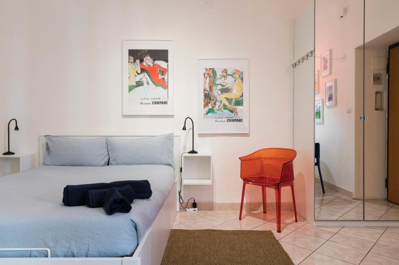Xenia Apartments - Stylish Colorful Apt- Upbeat & Well-Connected Area Мілан Екстер'єр фото
