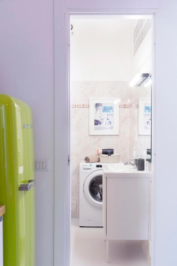 Xenia Apartments - Stylish Colorful Apt- Upbeat & Well-Connected Area Мілан Екстер'єр фото